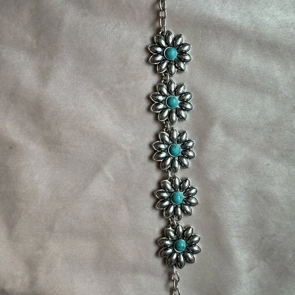 NWOT Lucky Brand Silver Necklace with Blue Floral Accents - Picture 3 of 6